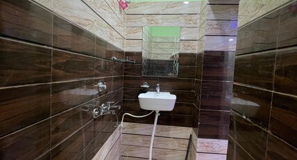 Veer Raghav Guest House Room Type - Super Deluxe Room