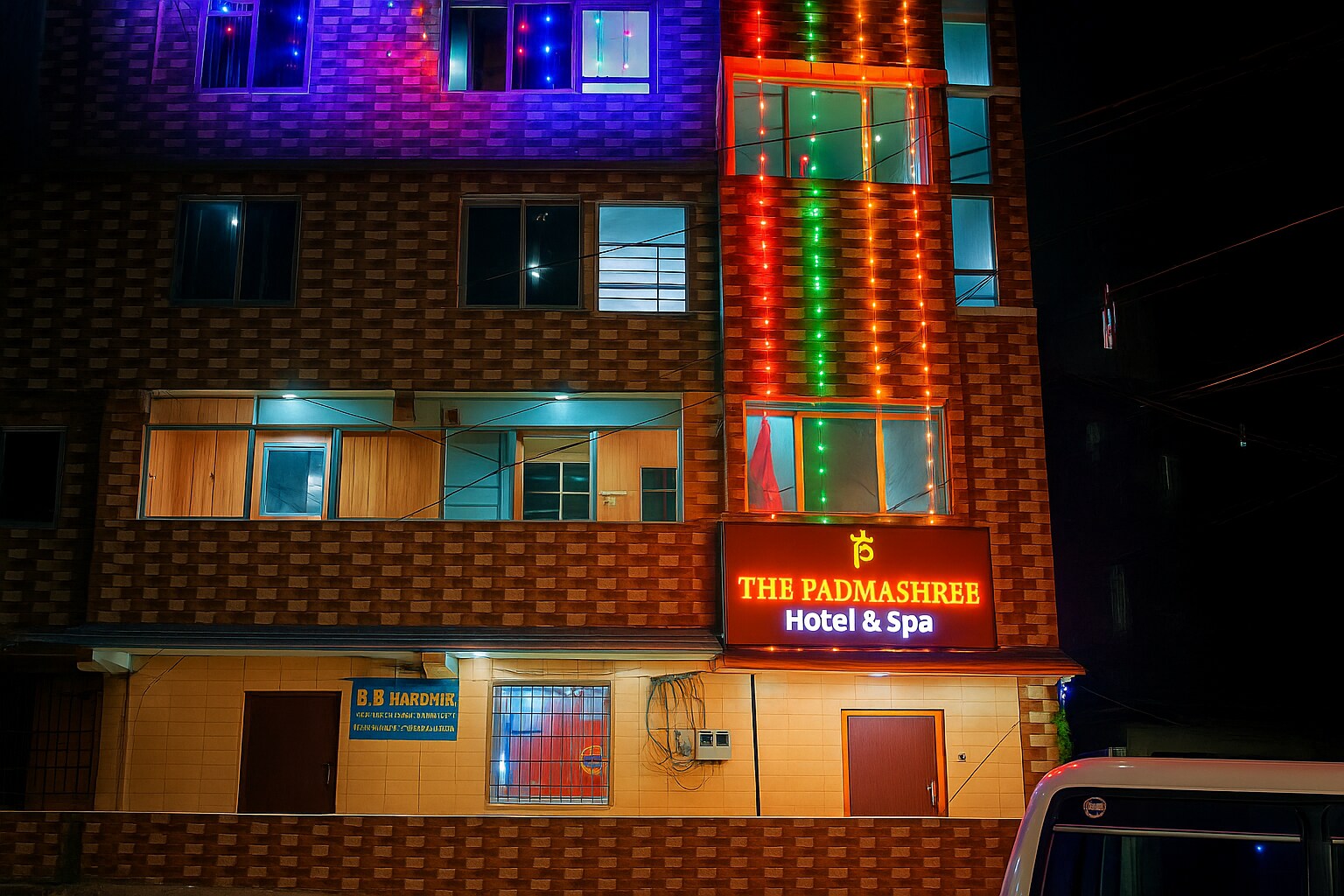 Padmashree Hotel & Spa - Tap to explore photos