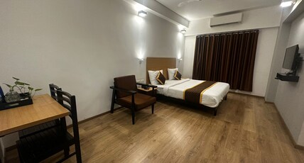 Hotel B R Regency Room Type - Deluxe Superior AC