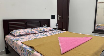 Nana's Residency, Aluva Room Type - Premium Bedroom upstairs with balcony 2