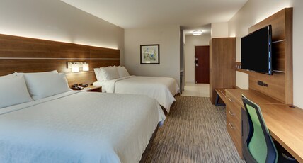 Holiday Inn Express & Suites Saugerties - Hudson Valley Room Type - 2 Queen Standard Communications Accessible