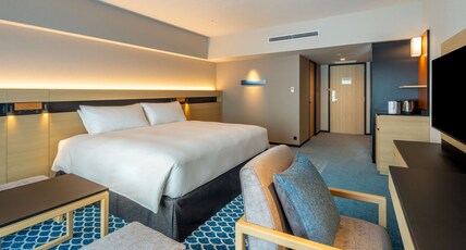 Hilton Tokyo Bay Room Type - KING DELUXE ROOM OCEAN Hilton Tokyo Bay Room Type - KING DELUXE ROOM OCEAN