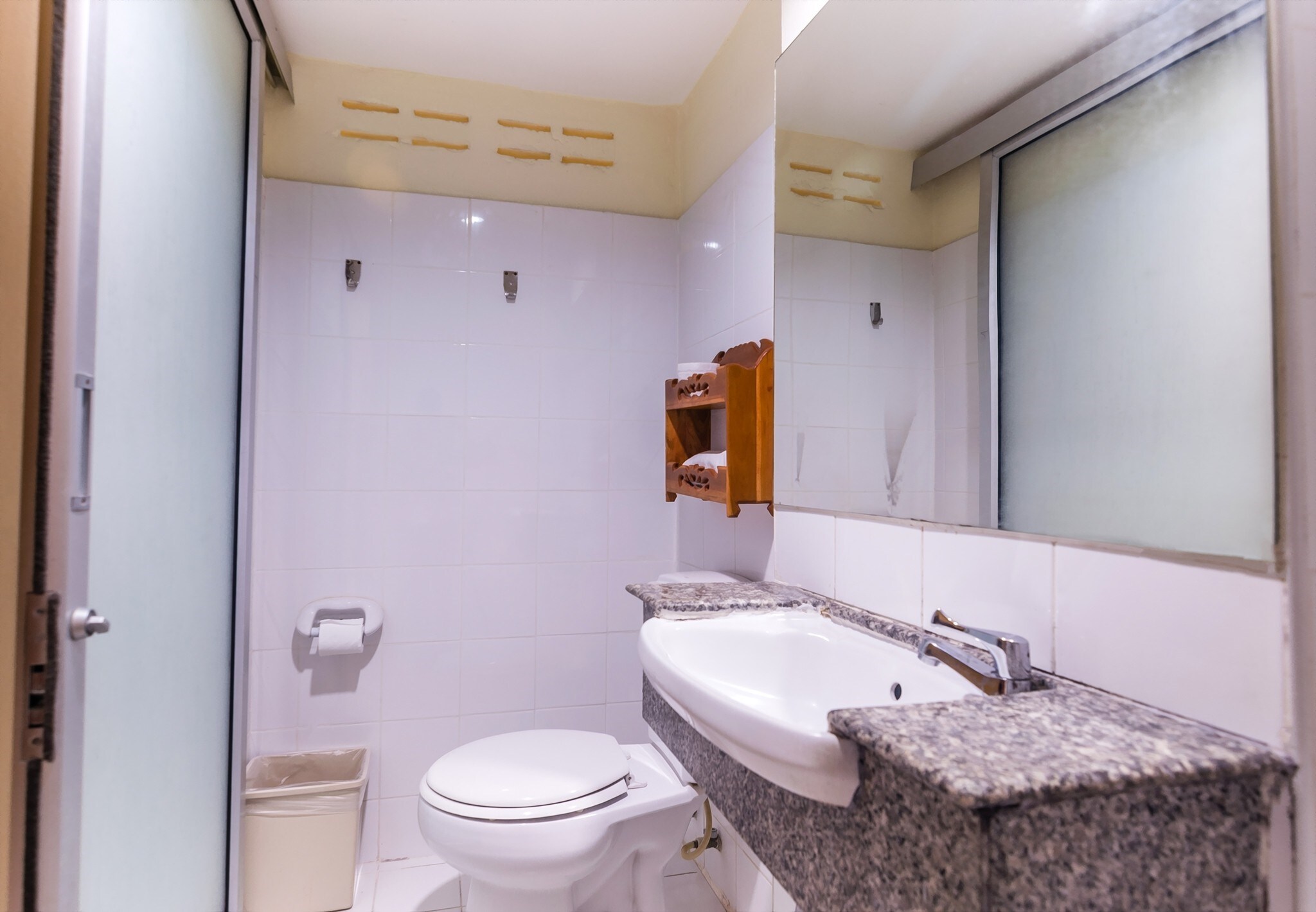 18 Coins Hotel Pattaya - Tap to explore photos
