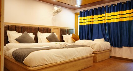 Hotel RL Dreamland Room Type - Deluxe Tripple Bed Room