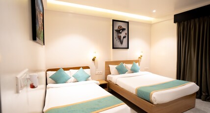 Everest Inn Chakan Room Type - Deluxe Twin Bed Room