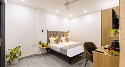 Hotel Admire Inn Sec - 104 By ASPL Room Type - Deluxe Room with City View