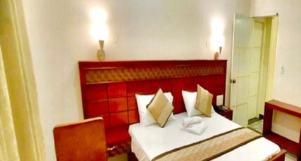 Royal Residency Room Type - Double Room(1 Queen Size Bed) AC