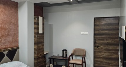 Hotel Banas Room Type - Standard Queen Bed