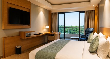 Kiranshree Grand Room Type - Grand Suite (With Balcony and Bathtub with 1 way Airport Transfer)
