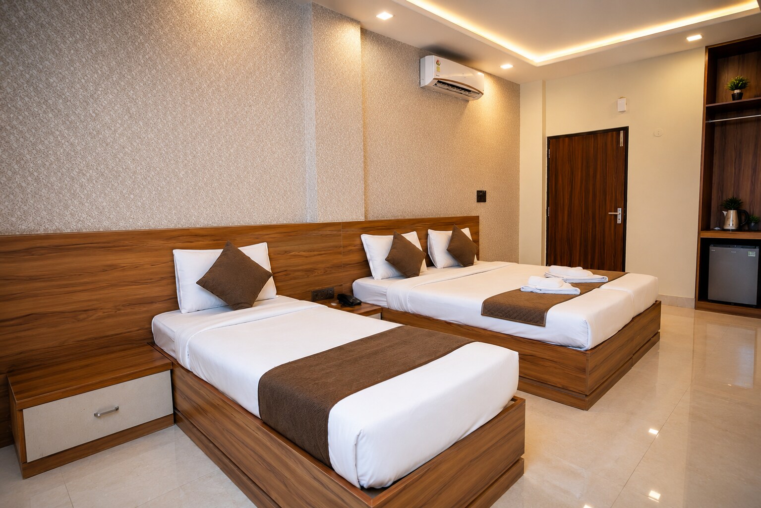 KANHA HOTEL - Tap to explore photos