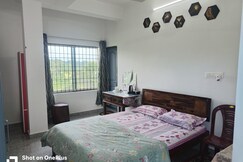 Single room with attached bathroom in Sakleshpur
