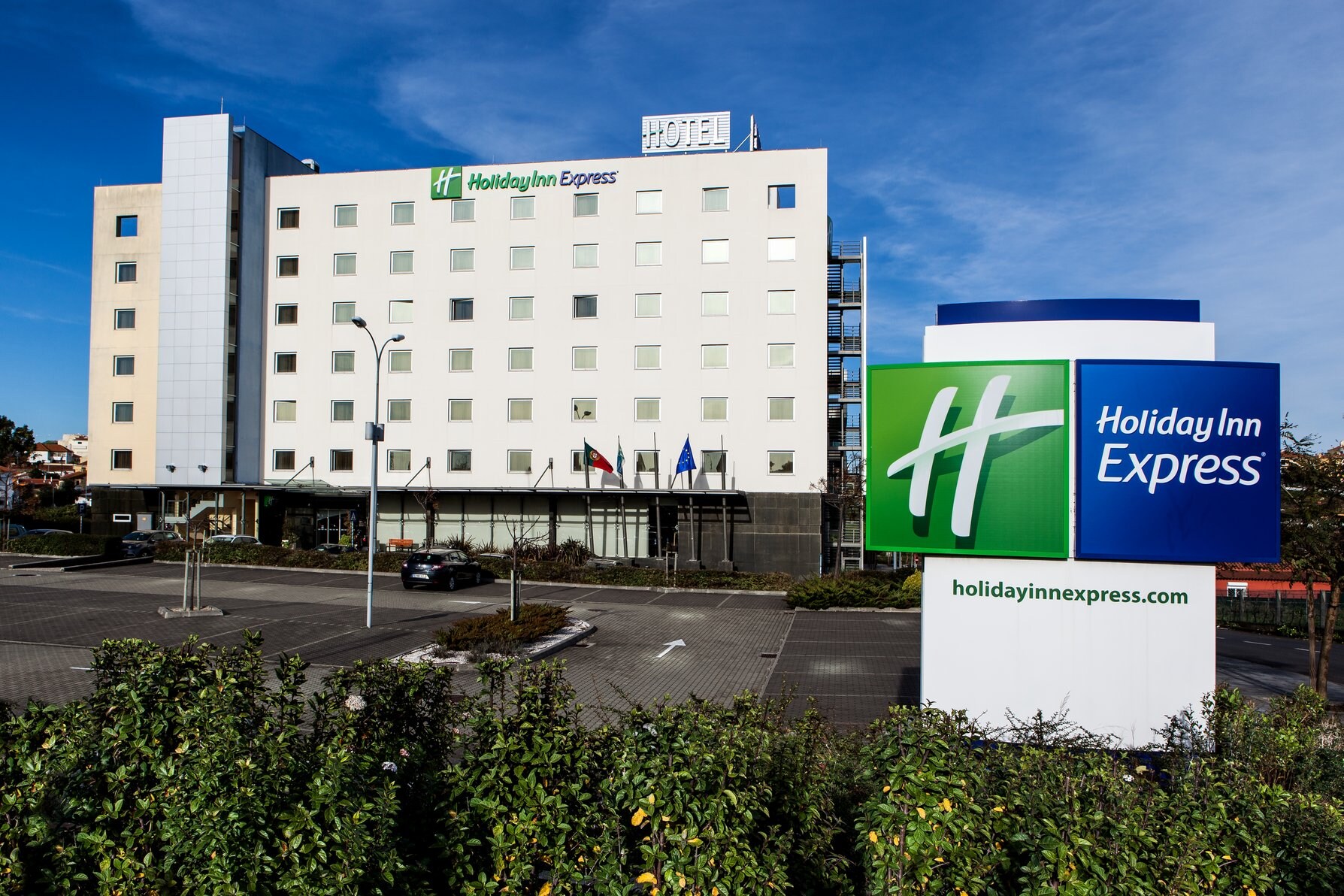 Holiday Inn Express Lisbon - Oeiras - Tap to explore photos