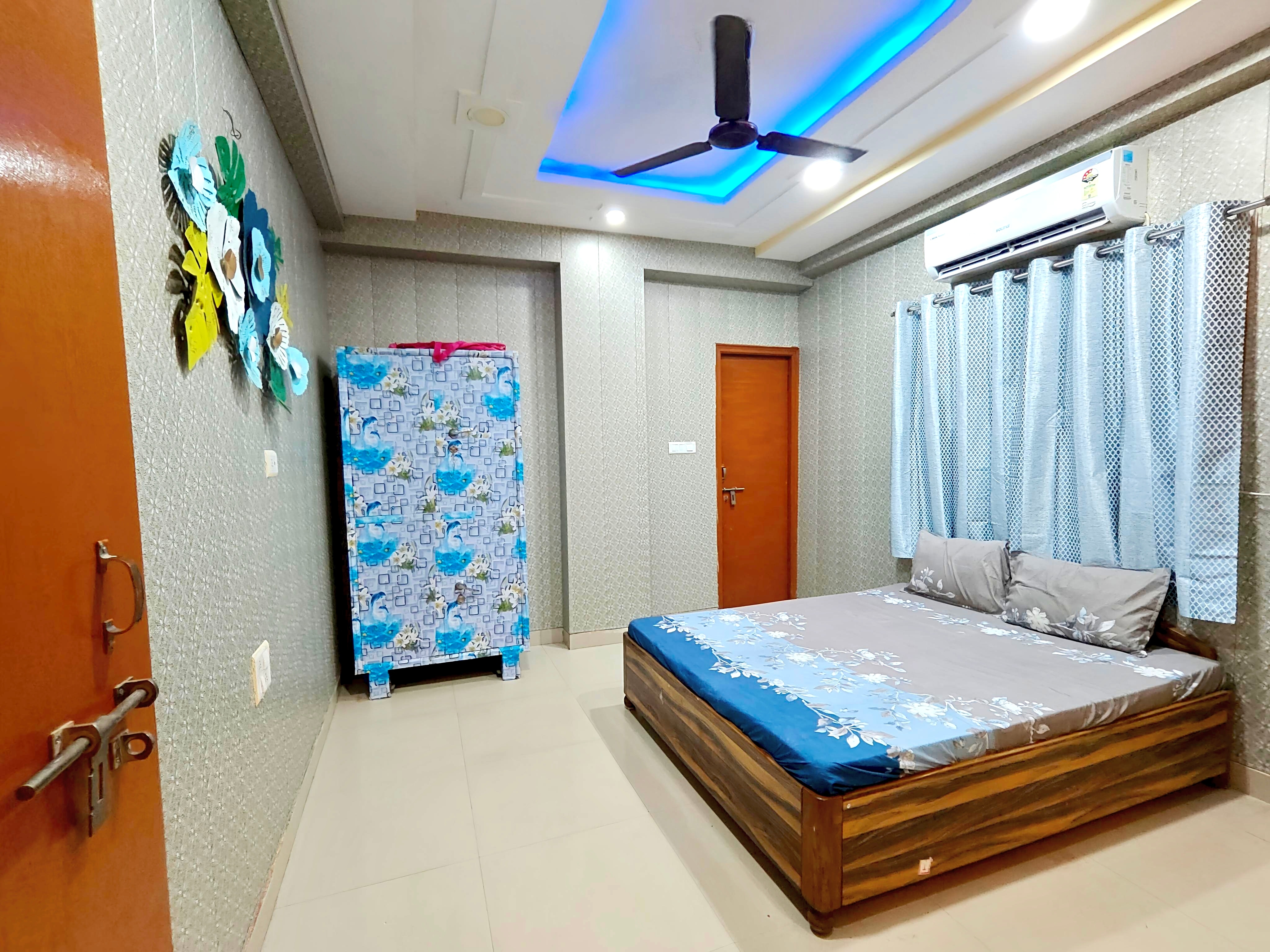 Shri Heritage Homestay - Tap to explore photos