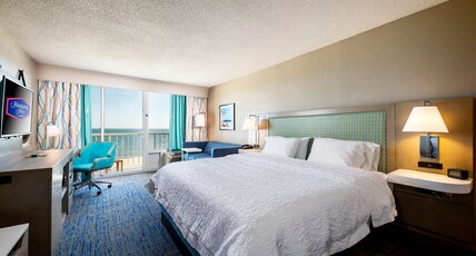 Hampton Inn by Hilton Virginia Beach-Oceanfront North Room Type - 1KNG STDY PREMIUMVW NOSMOK