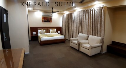 The Emerald Club Room Type - Emerald Suite