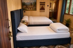 Harshil Pinewood Homestay