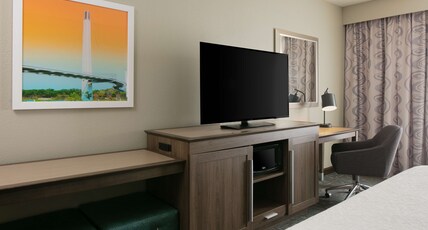 Hampton Inn Council Bluffs Room Type - 1KING STUDY SOFABED NOSMOK