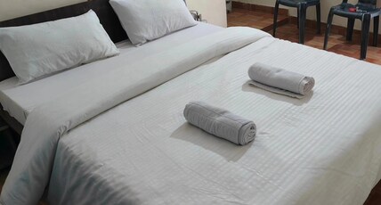 Hotel Jagdamba and restaurant Room Type - Bedroom 19