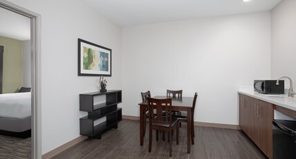 Holiday Inn Express Hotel & Suites Longmont (Pet-friendly) Room Type - 2 King 2 Bedroom Suite Sofa Bed