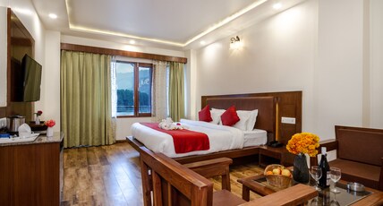 Ashapuri Residency Hotel & SPA Room Type - Luxury Room (Mountain View With Balcony)