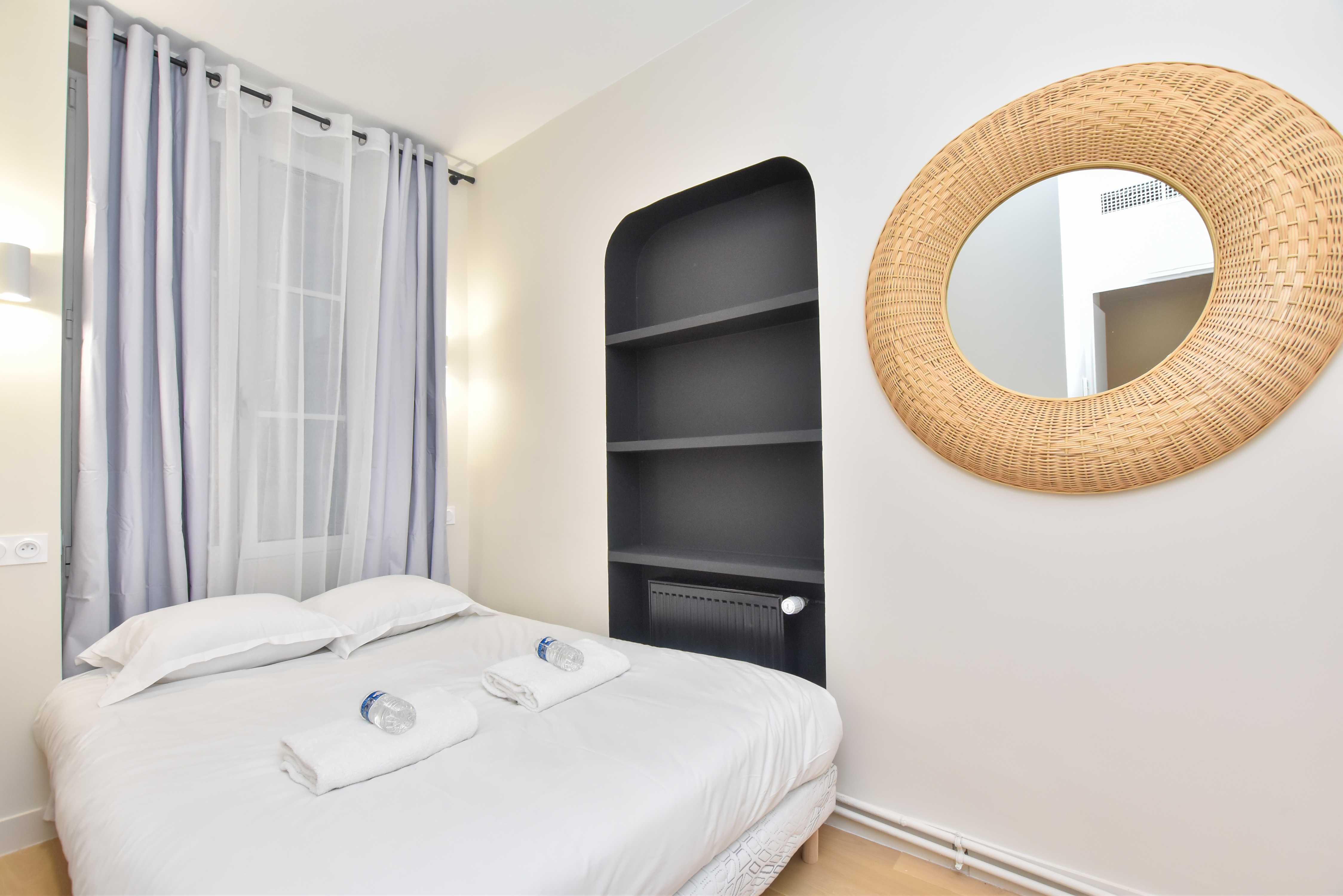 Peaceful apartment - 2BR/6P - Trocadero - Tap to explore photos