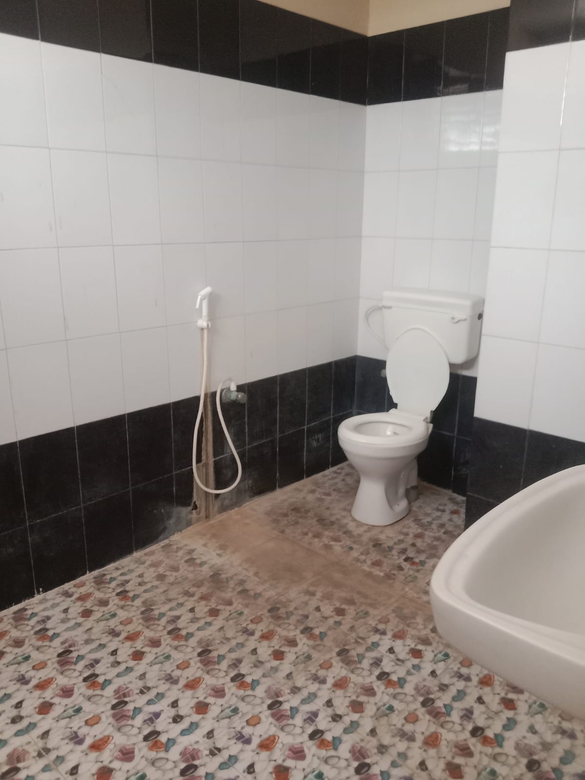 MADHUSHINI AC BOARDING & LODGING - Tap to explore photos