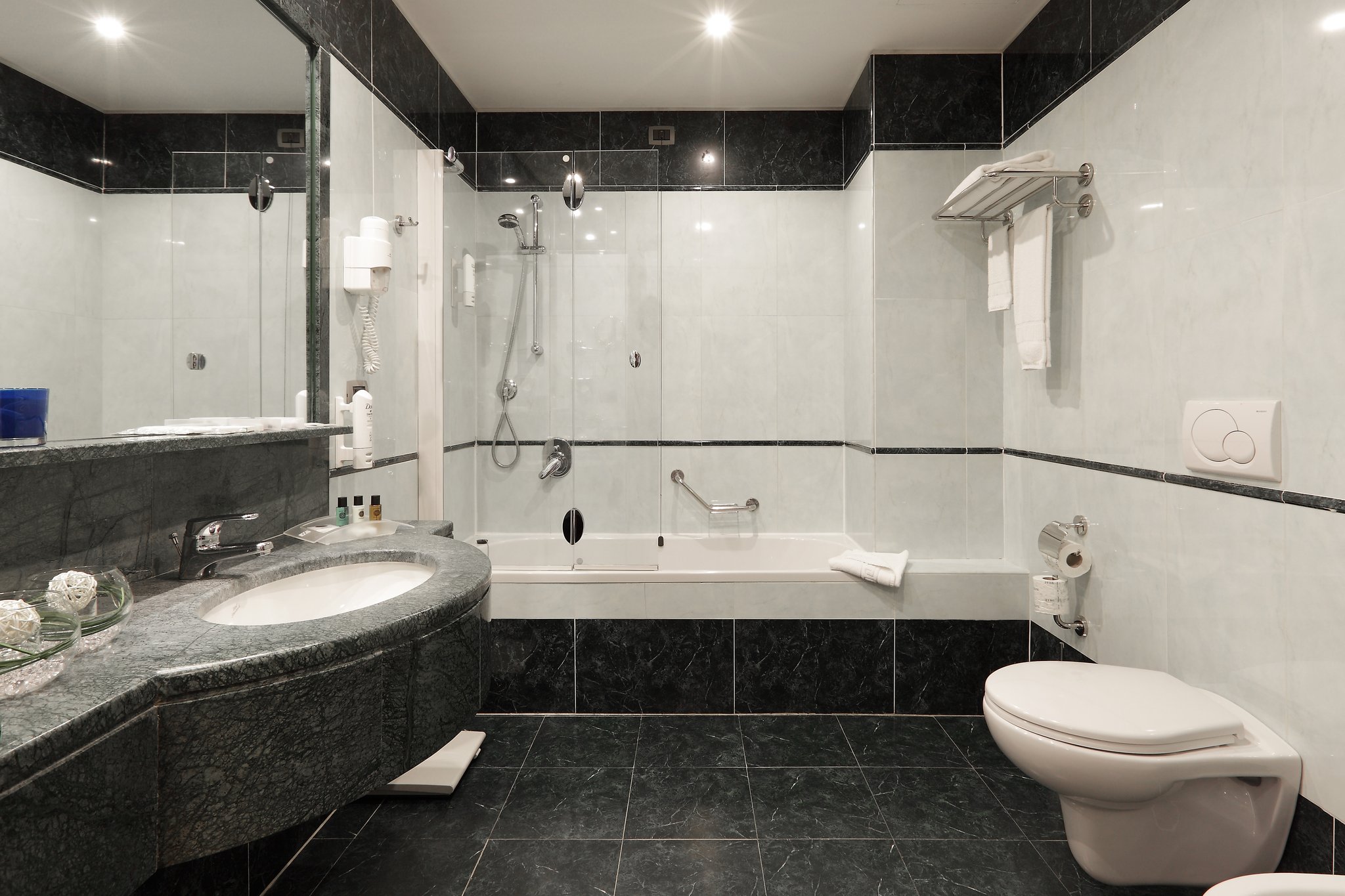 Holiday Inn TURIN - CORSO FRANCIA - Tap to explore photos