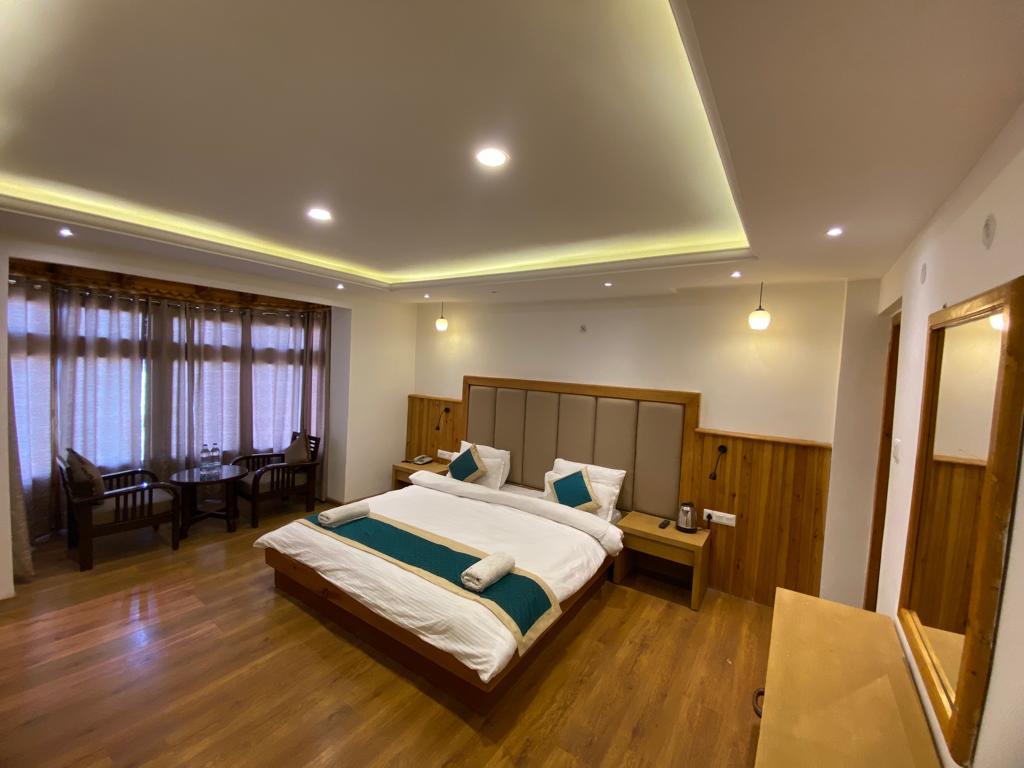 Alpine Villa - Tap to explore photos