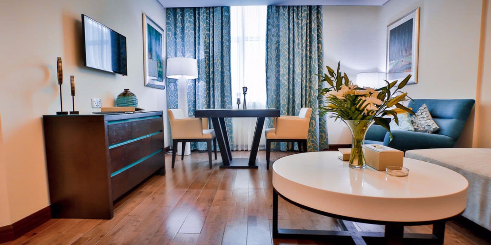 Signature Hotel Al Barsha - Tap to explore photos