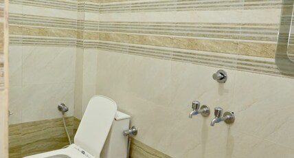 Shree Radhey Radhey Hotel Room Type - Room no-207
