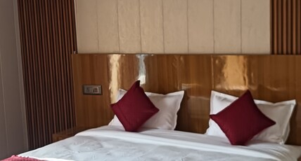 HOTEL NARASIMHA REGENCY Room Type - All rooms are luxury with hillview side window