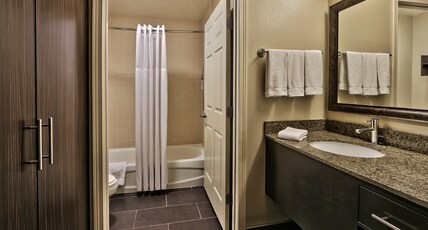 Staybridge Suites ALBUQUERQUE NORTH, an IHG hotel Room Type - 1 Queen Studio Suite
