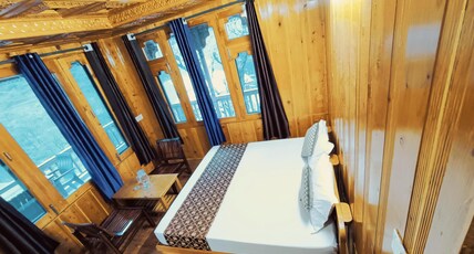 Ojhal Stays Krishan Homestay Room Type - Super Deluxe wooden