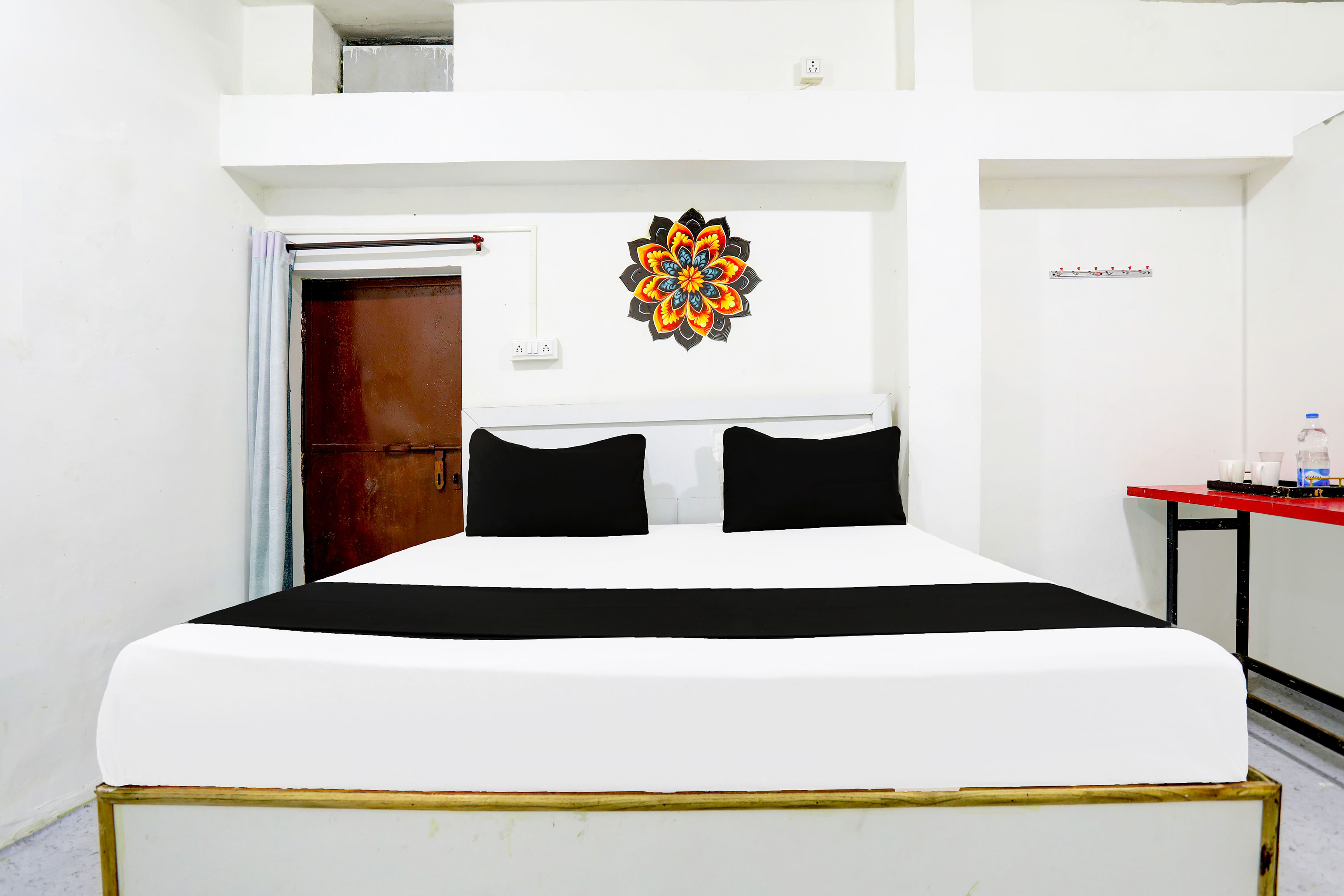 Hotel O Rajak G - Tap to explore photos