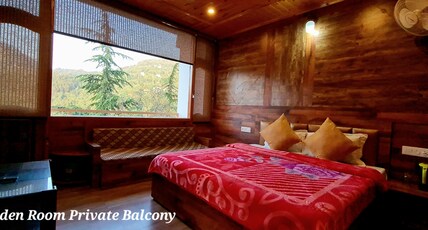 Rashal Homes | Terrace Cafe, Wifi and Parking Room Type - Deluxe Wooden Room with Private Balcony