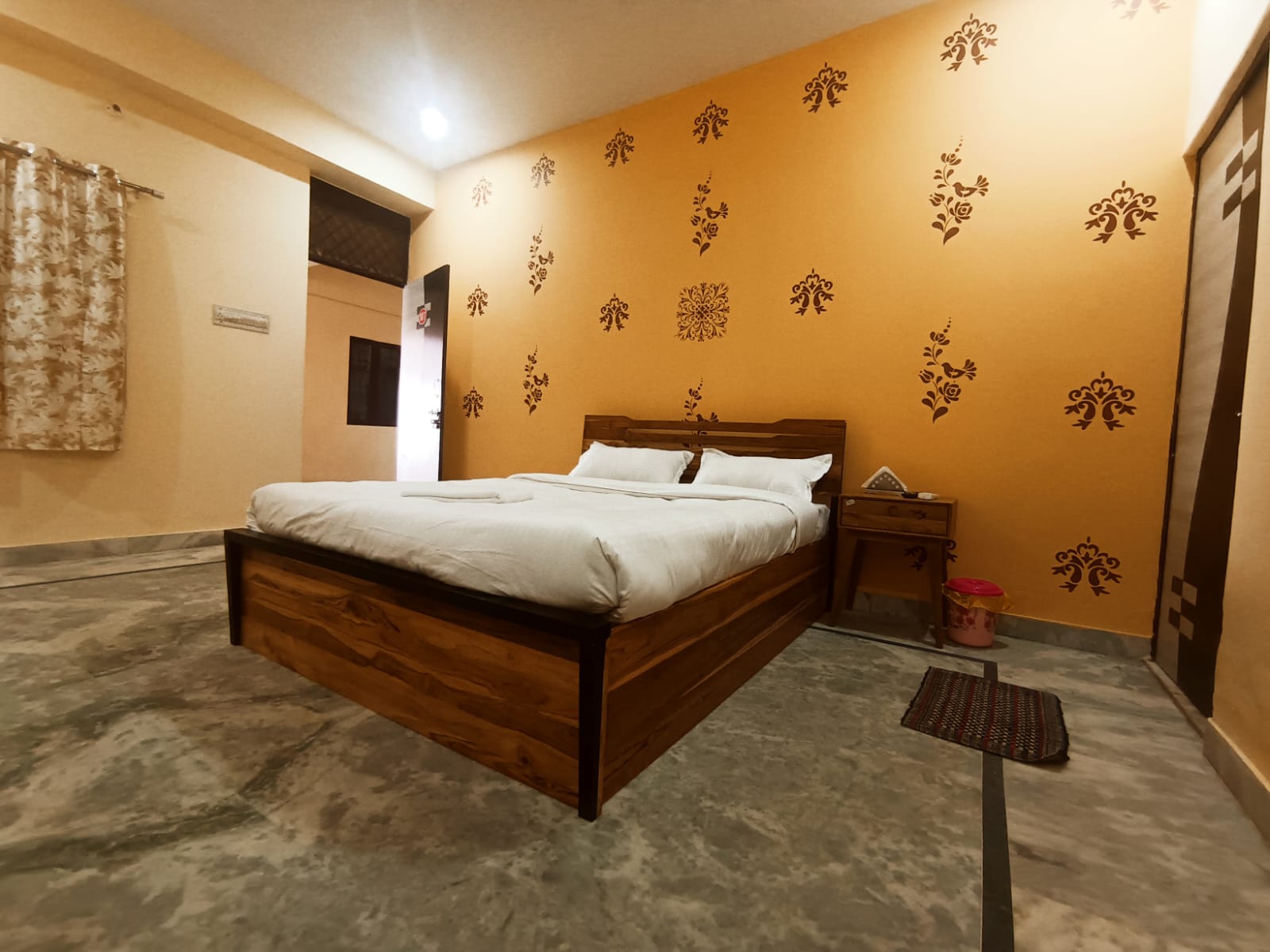 Hotel Shri Ram Inn - Tap to explore photos