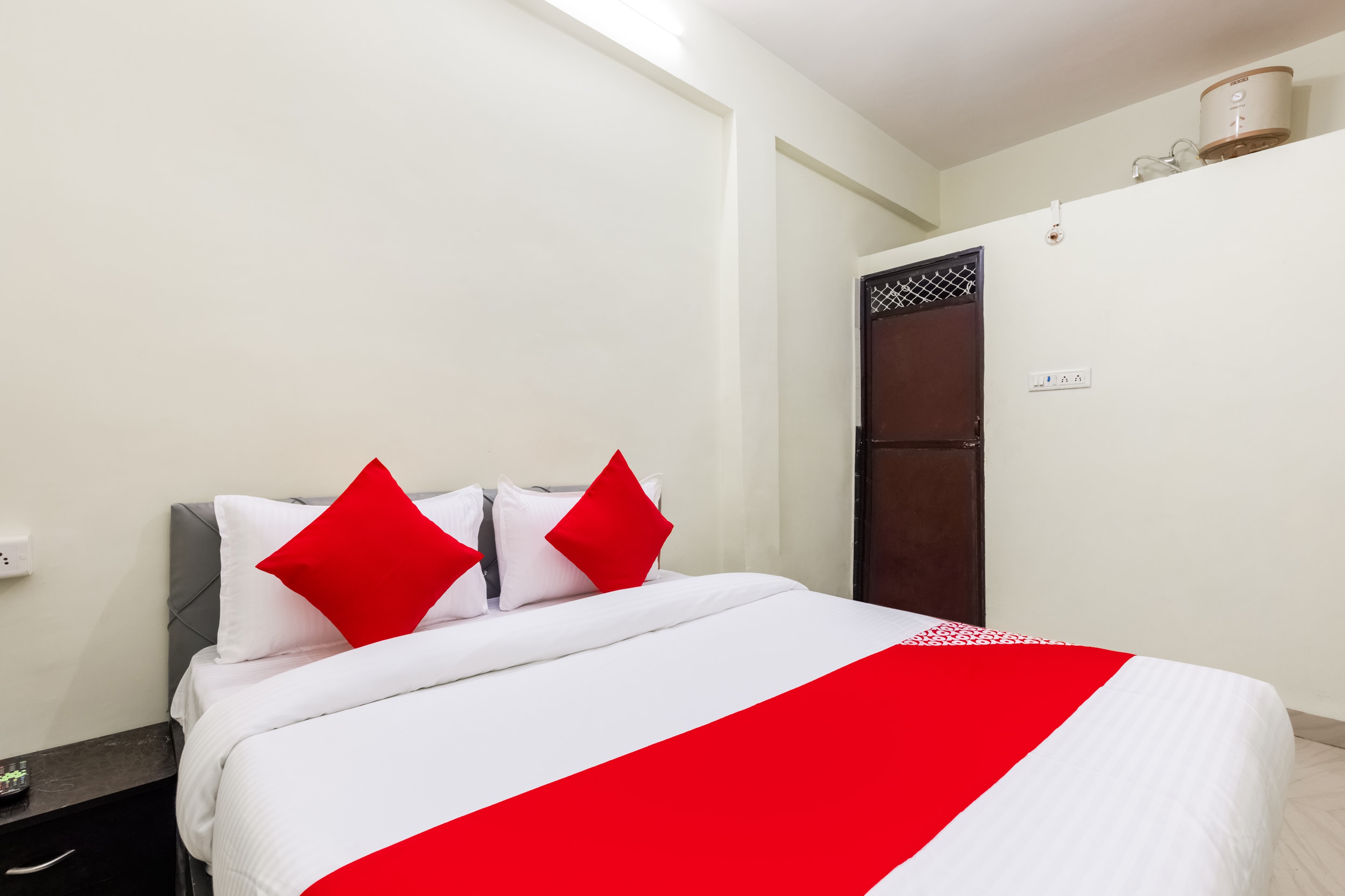 Hotel O Shree Palace - Tap to explore photos