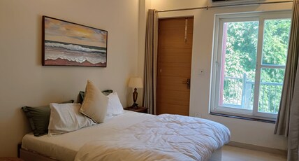 PENNYLANE RISHIKESH Room Type - DELUXE ROOM WITH MOUNTAIN VIEW