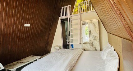 Himvasa Inn Room Type - Premium Cottage