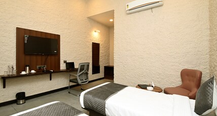 Hotel Navtara Room Type - Super Deluxe Twin Bed