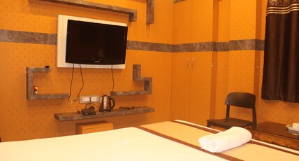 Hotel International Room Type - Luxury Room 1