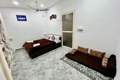 Eva room stay on ashwem beach side