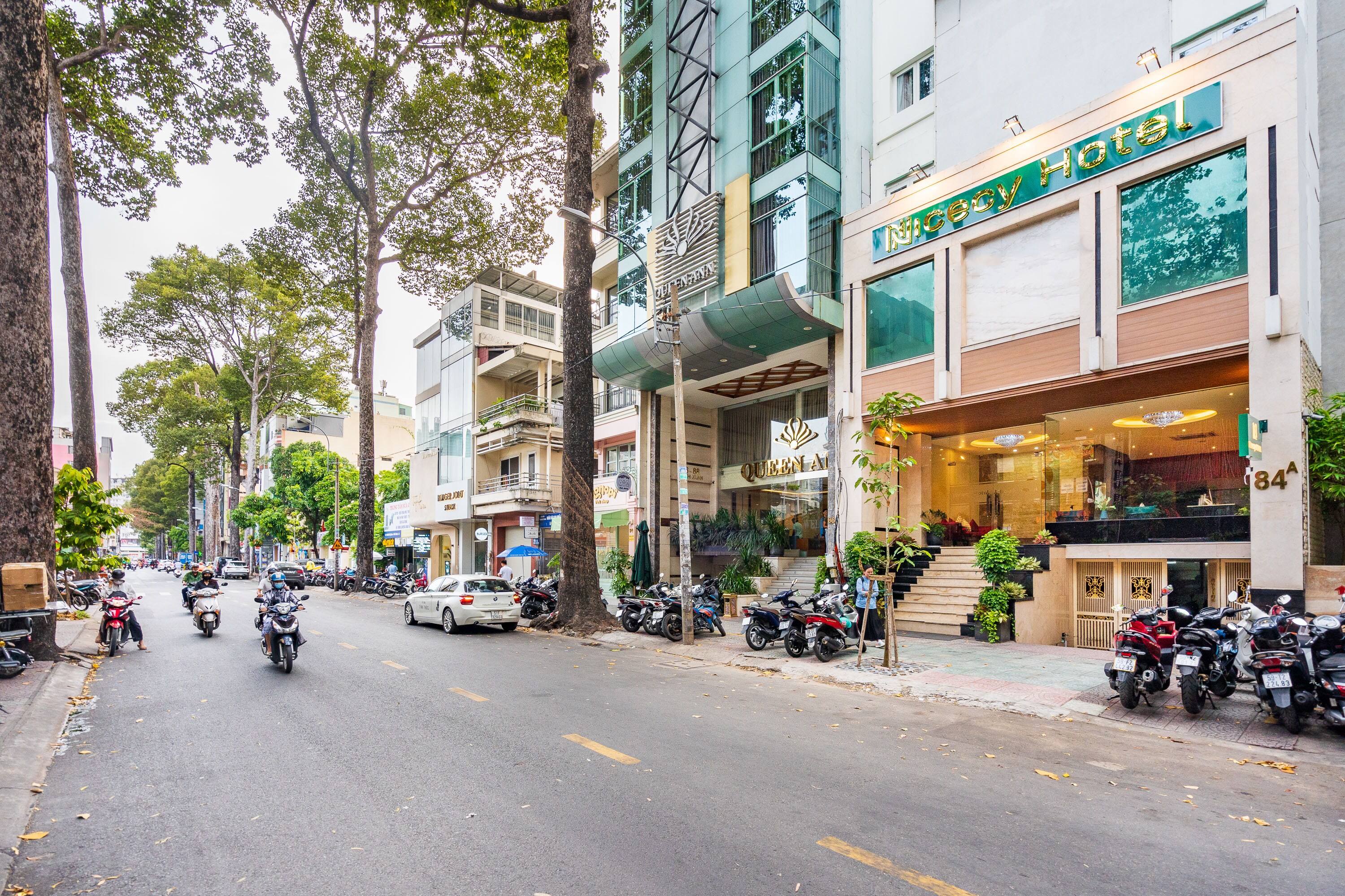 Nicecy Hotel - Bui Thi Xuan Street - Tap to explore photos