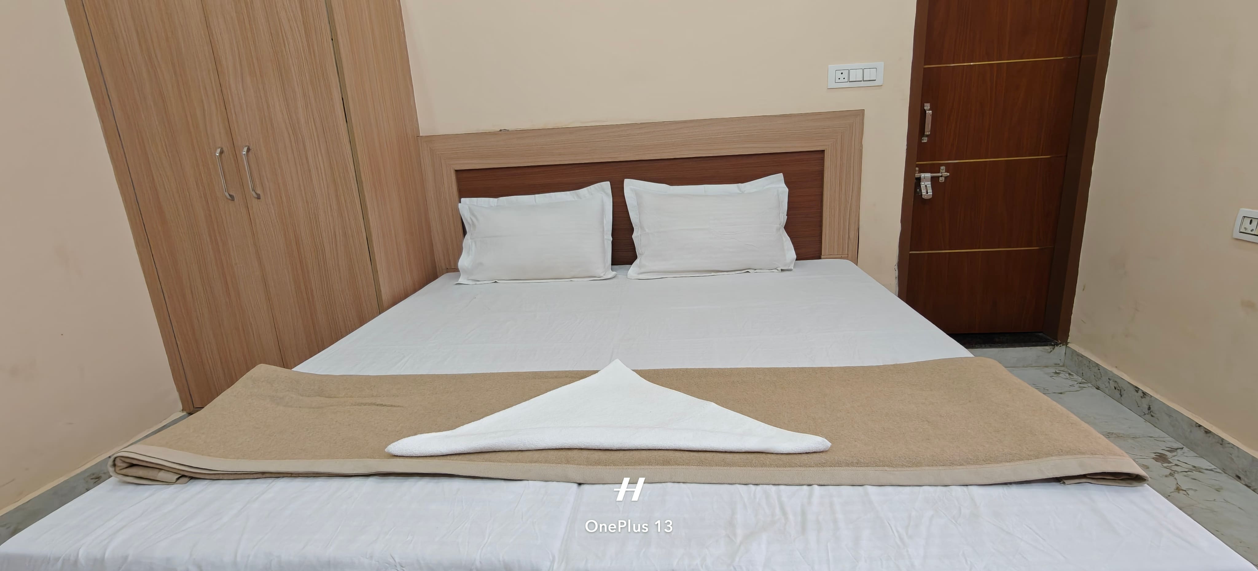 Radha Ramano Home Stay - Tap to explore photos