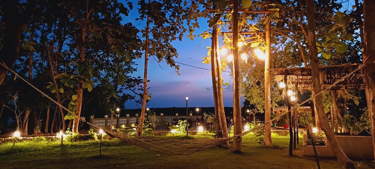 Ratapani Jungle Lodge - Tap to explore photos