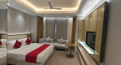 Jain Tree By Spree Hotels Room Type - Deluxe King Room
