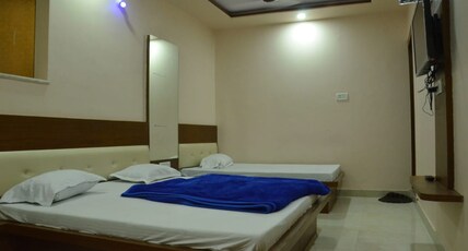 KUM KUM PALACE Room Type - Deluxe Four bed Non Ac