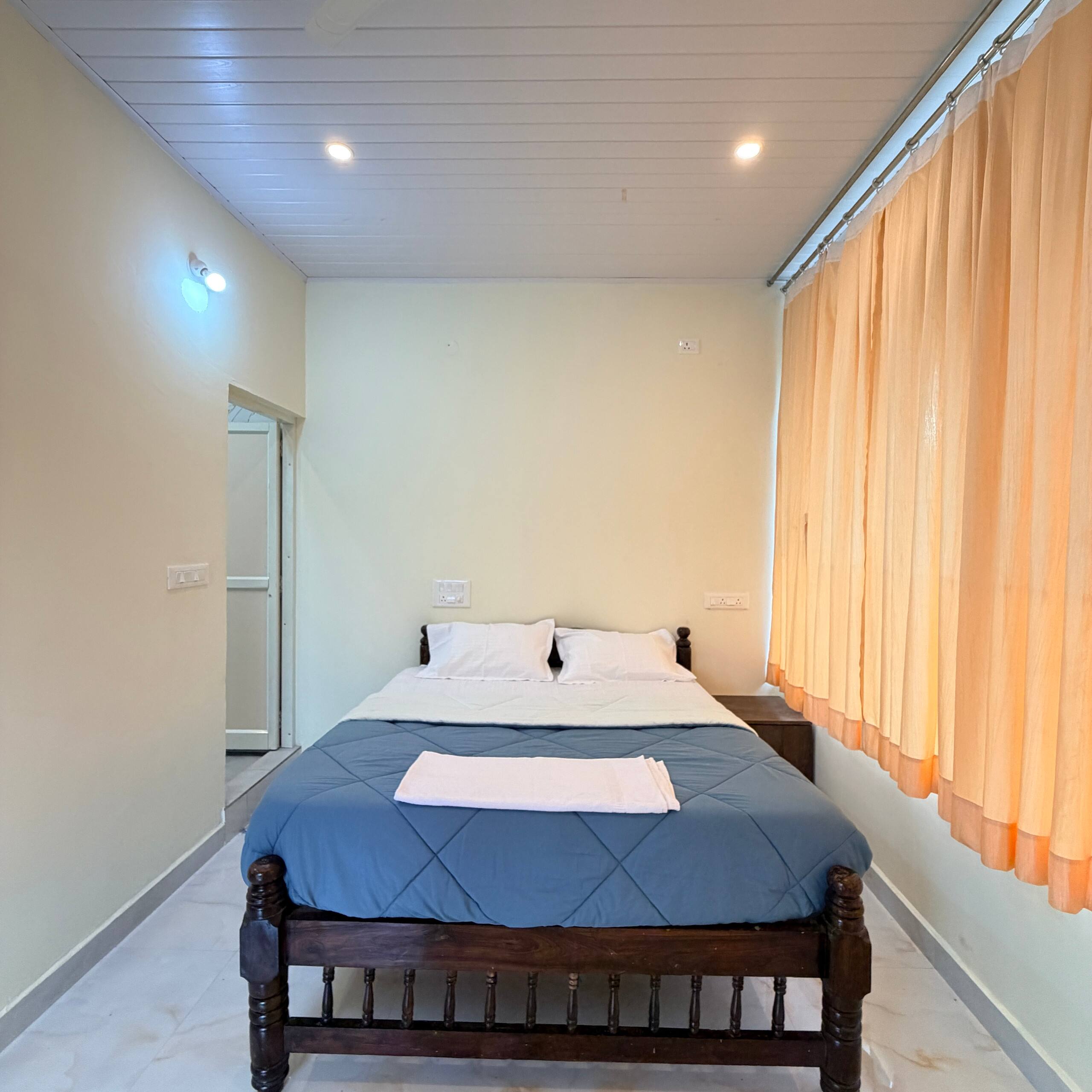 Premium couple room 1 - Tap to explore photos