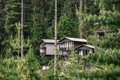 Aarzu Luxury Mountain Chalet at 7400ft in Manali