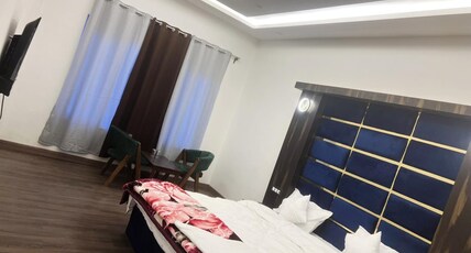 Gulmarg Peak View Resorts Room Type - Deluxe Room